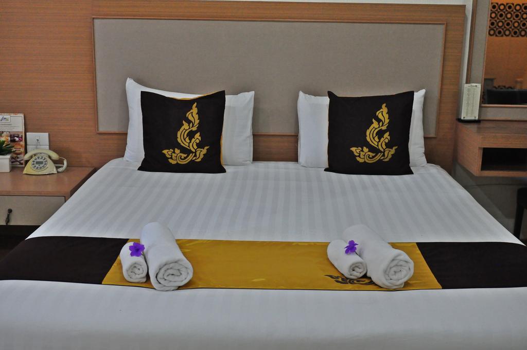 111 Resort & Spa Ban Tha Ramat Esterno foto